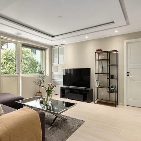 Apartment Luxurious In The Heart Of *