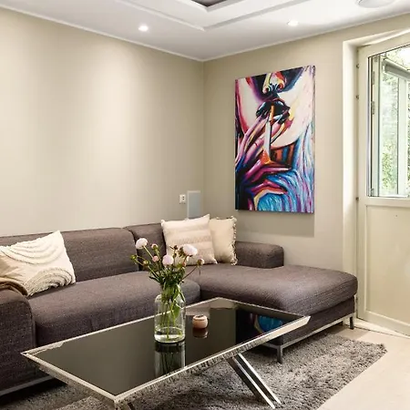 Apartment Luxurious In The Heart Of *