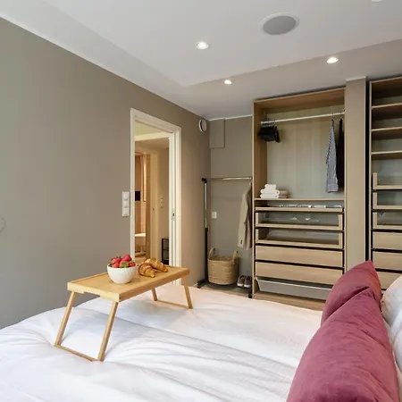 Luxurious In The Heart Of Apartment *